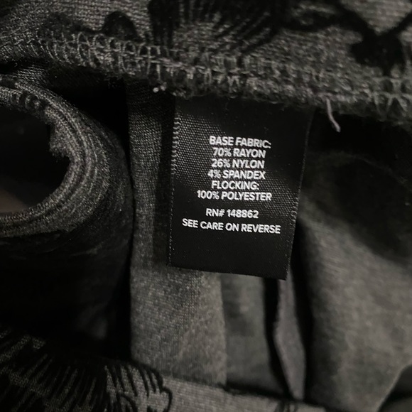 ⚫️🌸TORRID FLORAL PIXI PULL-ON PANTS🌸⚫️ - Picture 6 of 8